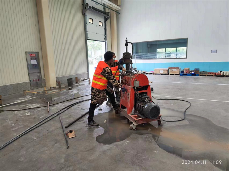 阜城厂房地面下沉塌陷注浆加固施工